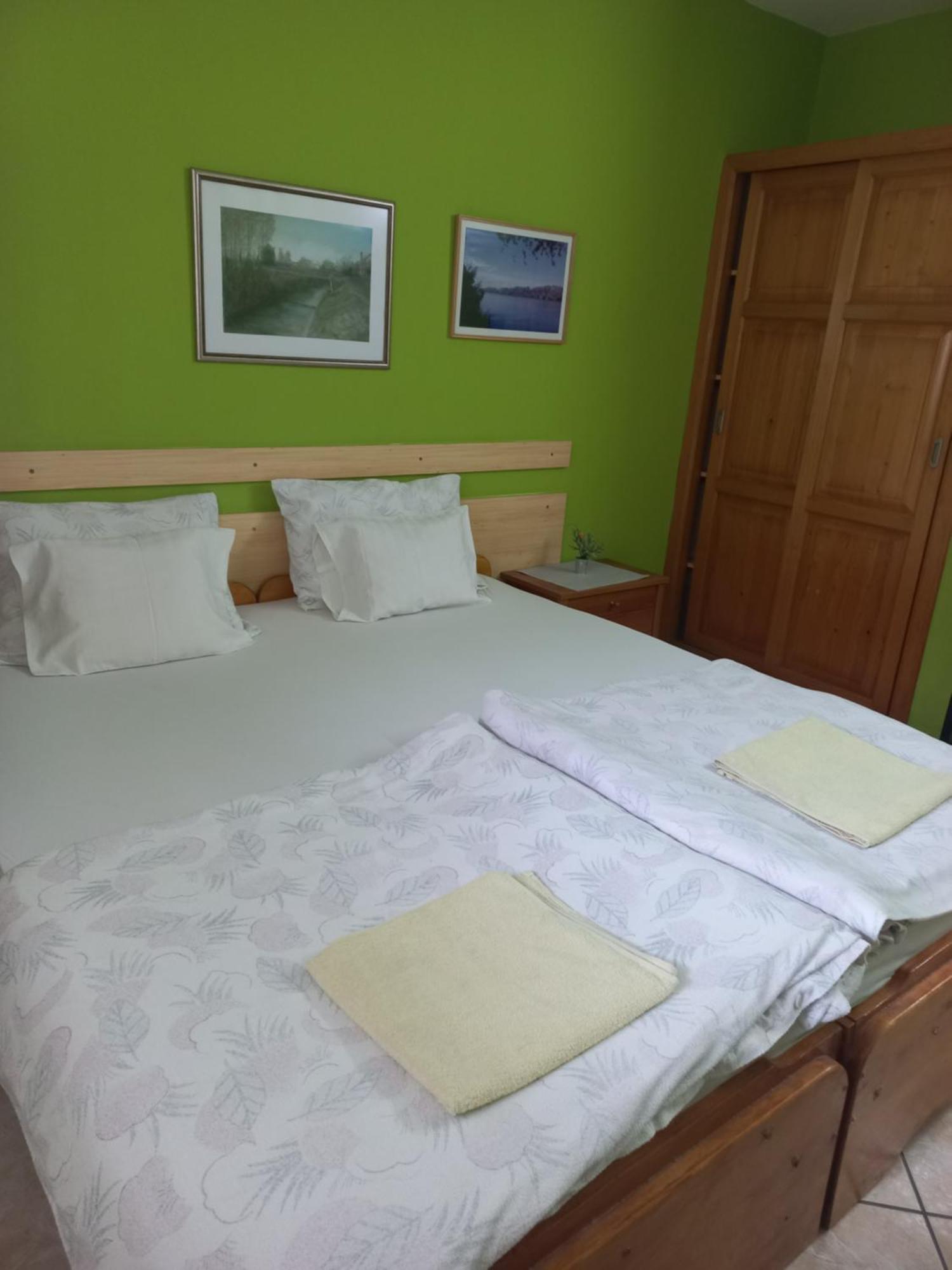 Hostel Bata Kanjiža Екстериор снимка